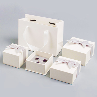 白色簡約飾品禮盒包裝定制