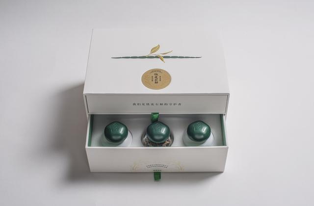 好設(shè)計懂得把產(chǎn)品、創(chuàng)意與實用結(jié)合，茶葉包裝是最直接的廣告