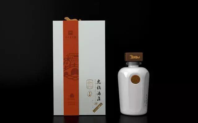 消費(fèi)者對(duì)白酒要求越來越高，對(duì)酒包裝也越來越講究