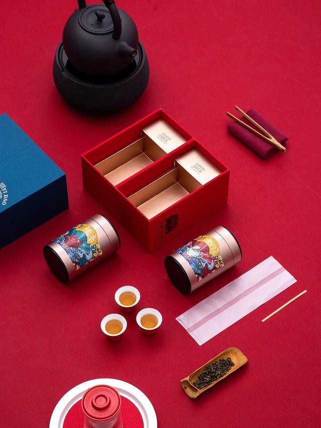 傳統(tǒng)茶葉包裝需要引入新設(shè)計元素，精致大氣更能體現(xiàn)價值